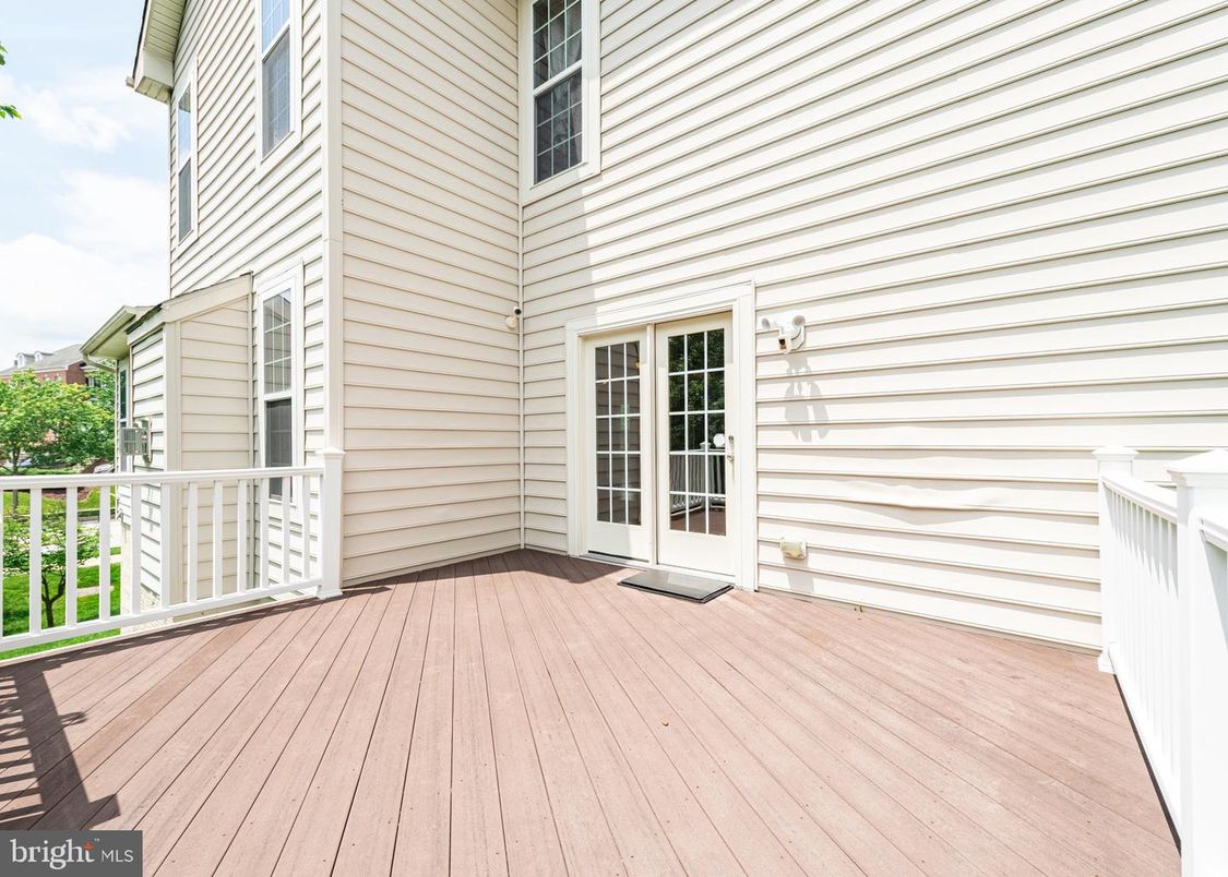 Exterior, Wood Texture Flooring