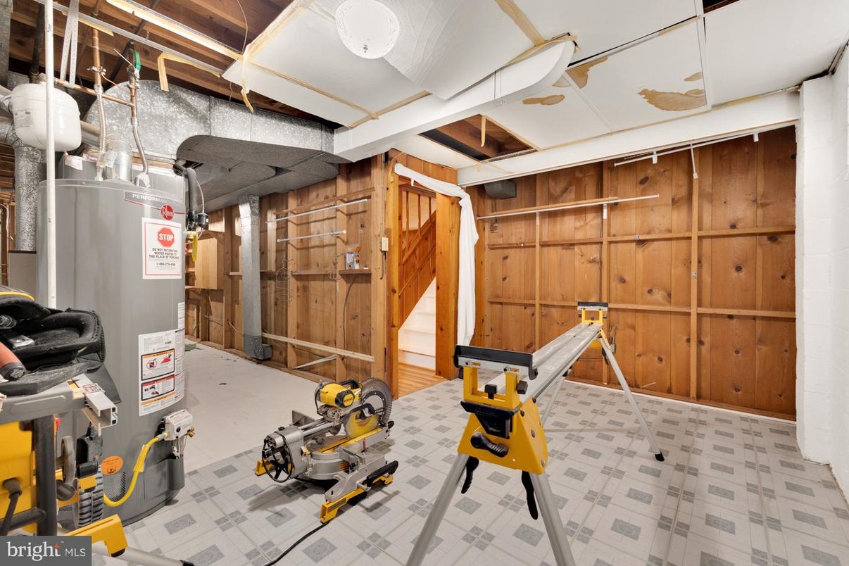 Fitness Equipment, Interior, Wooden Walls