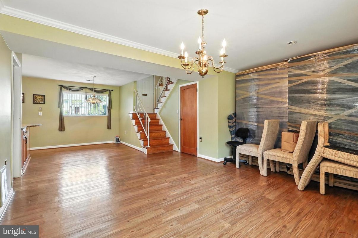 Chandelier, Interior, Wood Texture Flooring