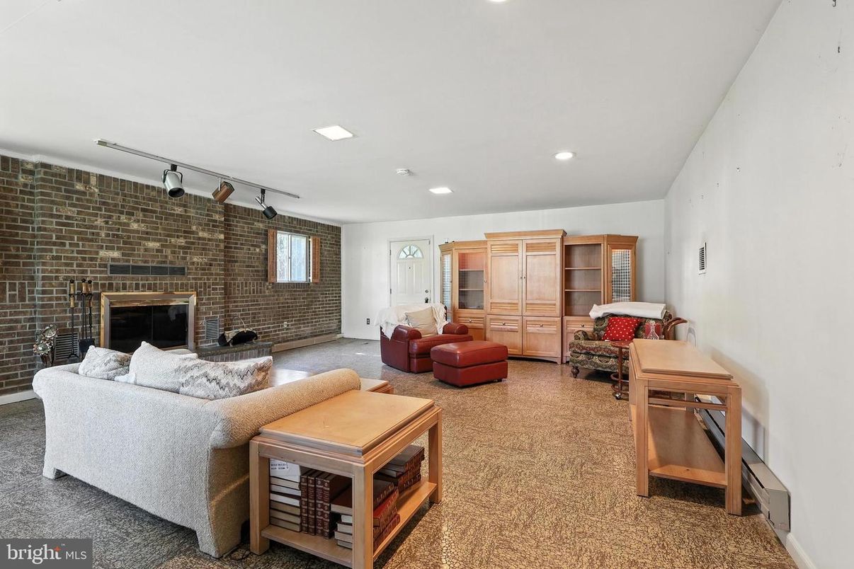 Interior, Living room, Recessed Lighting, Stone Walls