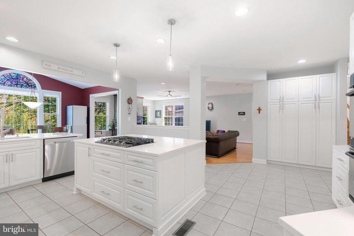 Interior, Kitchen, Pendant Lights, Recessed Lighting