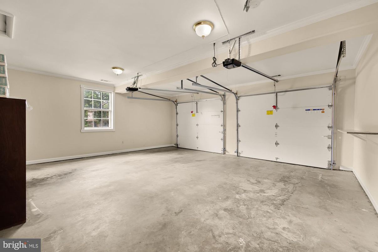 Garage, Interior