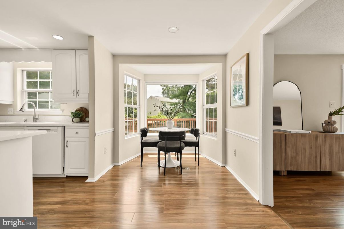 Dining room, Interior, Kitchen, Recessed Lighting, Wood Texture Flooring