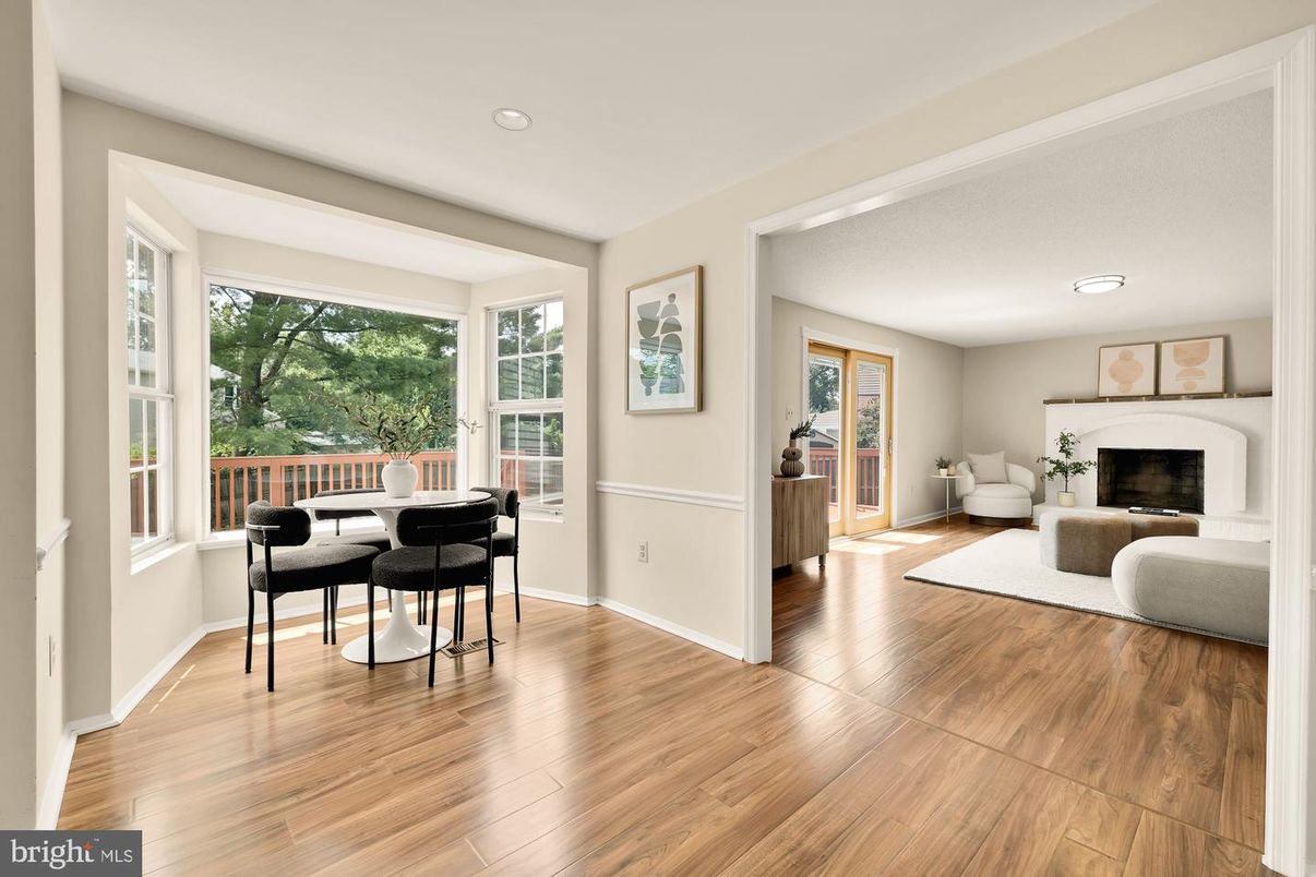 Dining room, Fireplace, Interior, Recessed Lighting, Wood Texture Flooring