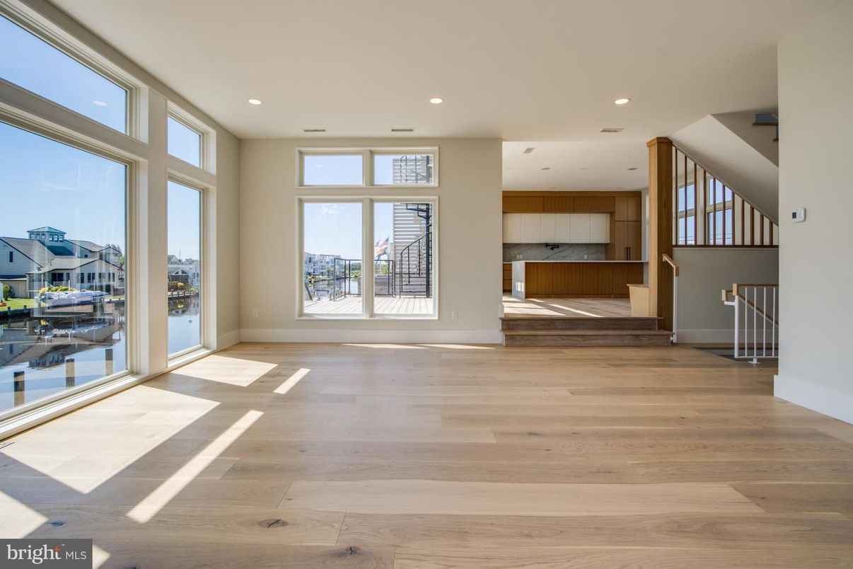 Interior, Recessed Lighting, Wood Texture Flooring
