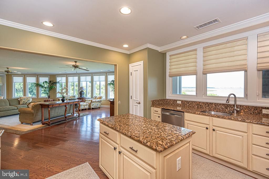 Interior, Kitchen, Living room, Recessed Lighting, Wood Texture Flooring