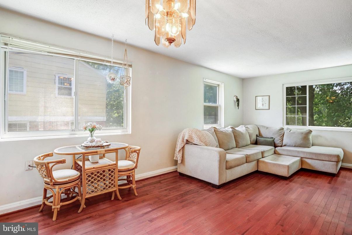 Chandelier, Dining room, Interior, Living room, Wood Texture Flooring