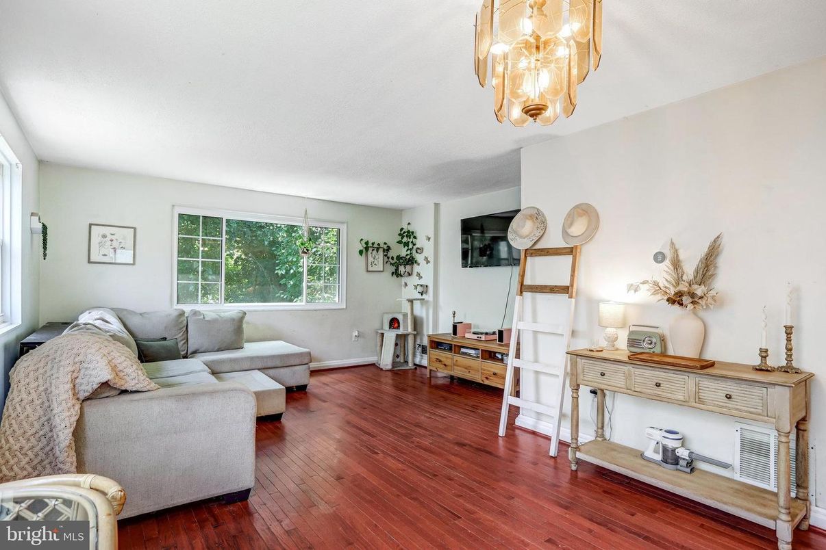Chandelier, Interior, Living room, Wood Texture Flooring