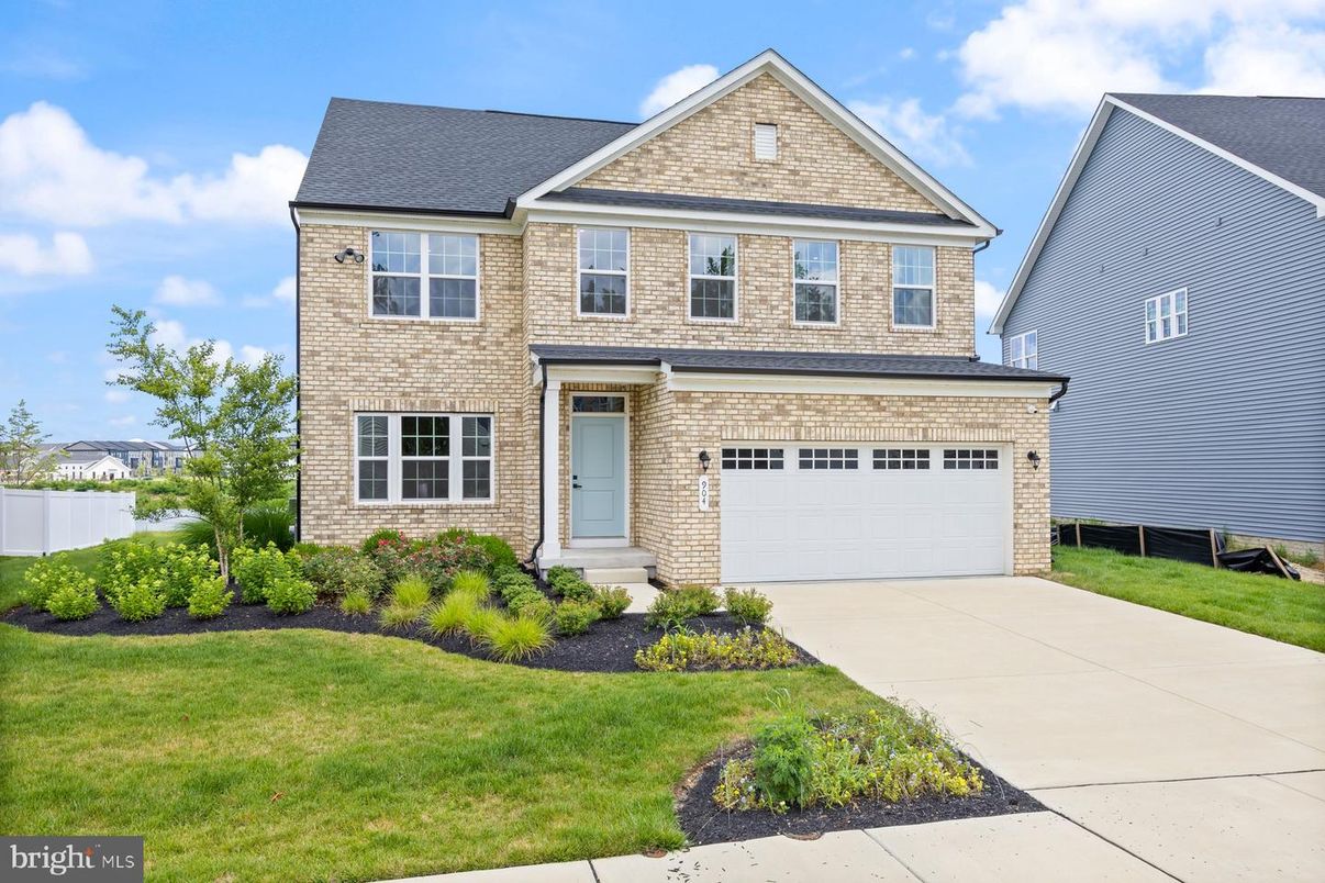 Attached, Exterior, Facade, Brick Facade, Brick Traditional