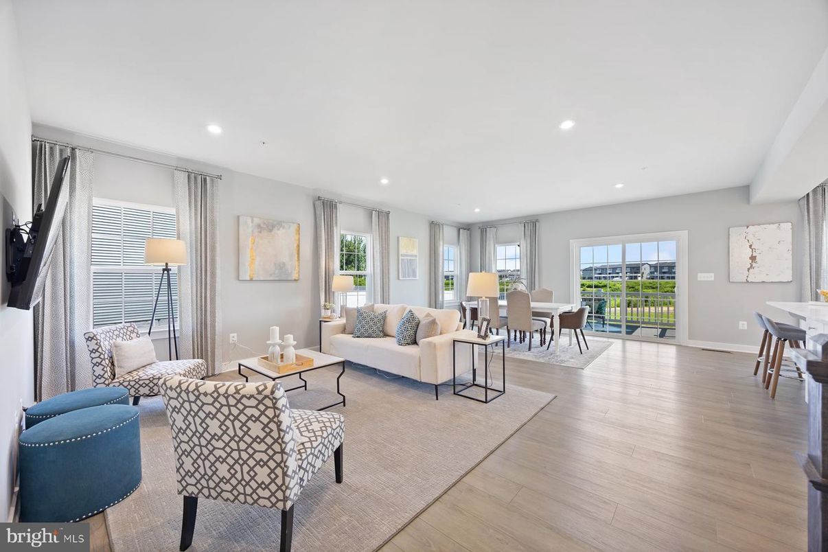Dining room, Interior, Living room, Recessed Lighting, Wood Texture Flooring
