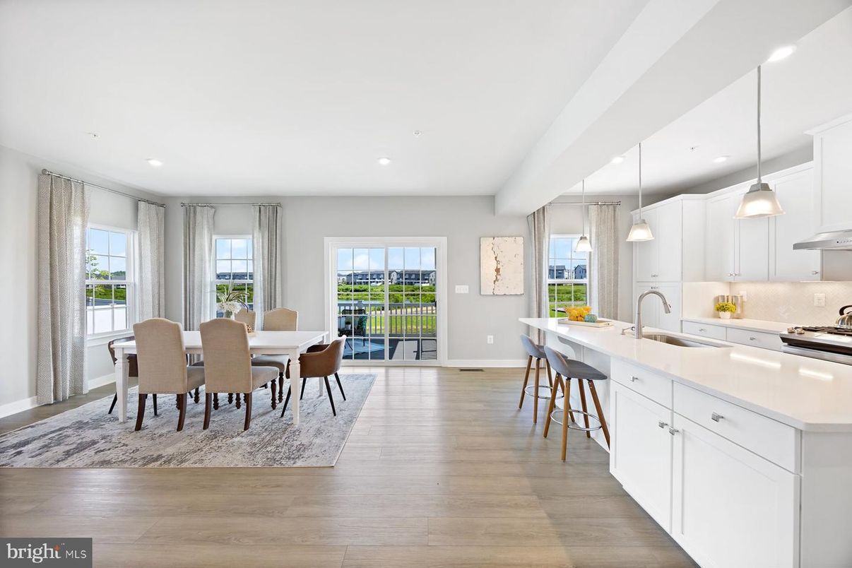 Dining room, Interior, Kitchen, Pendant Lights, Recessed Lighting, Wood Texture Flooring