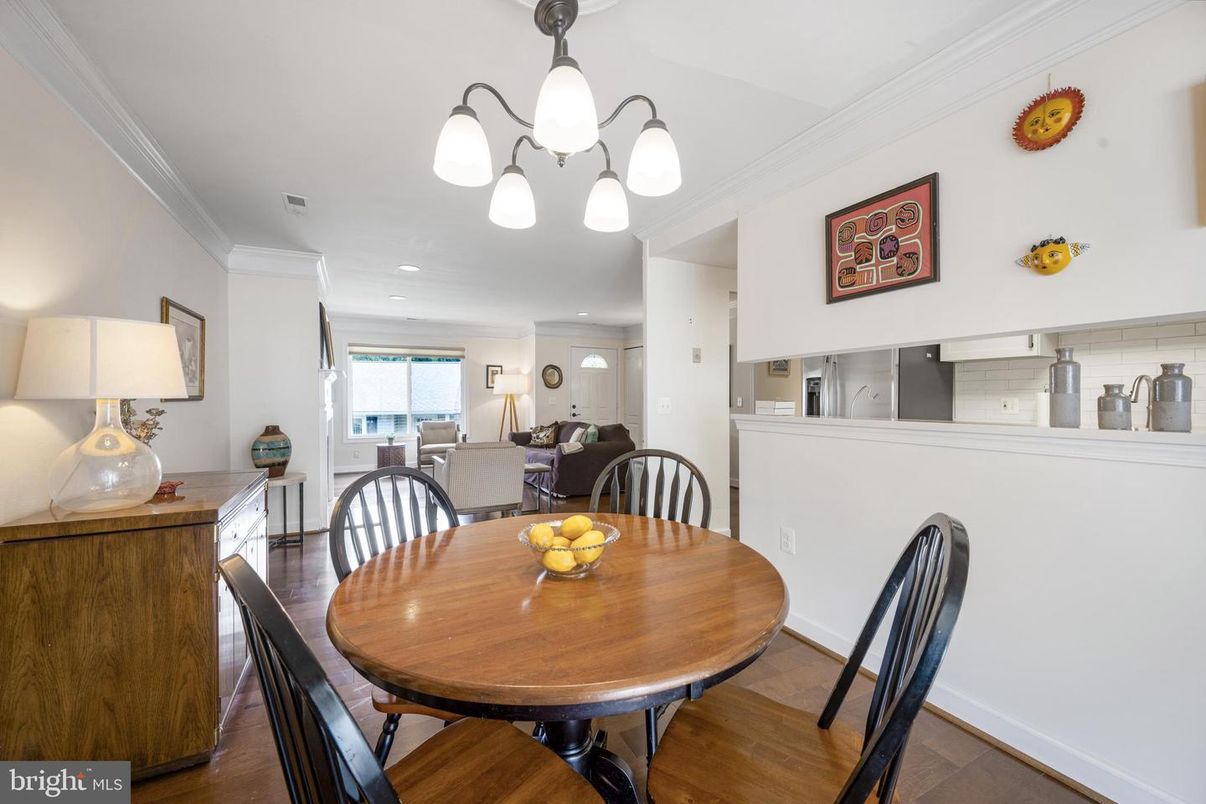 Dining room, Interior, Recessed Lighting