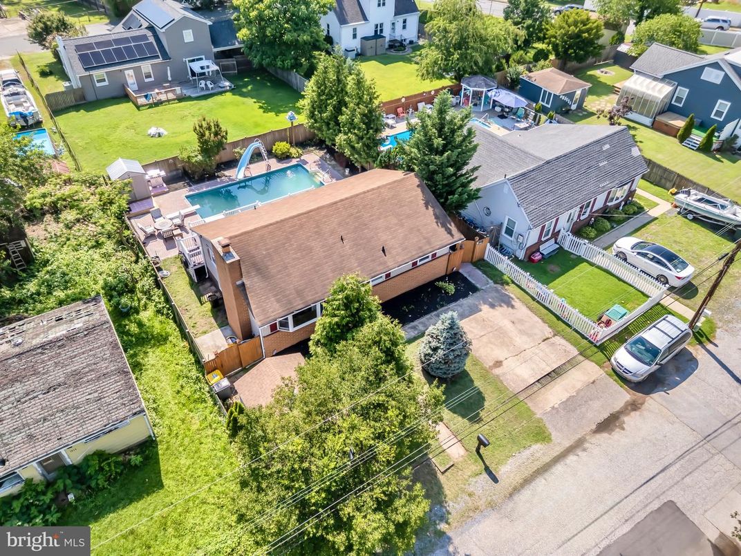 Exterior, Drone