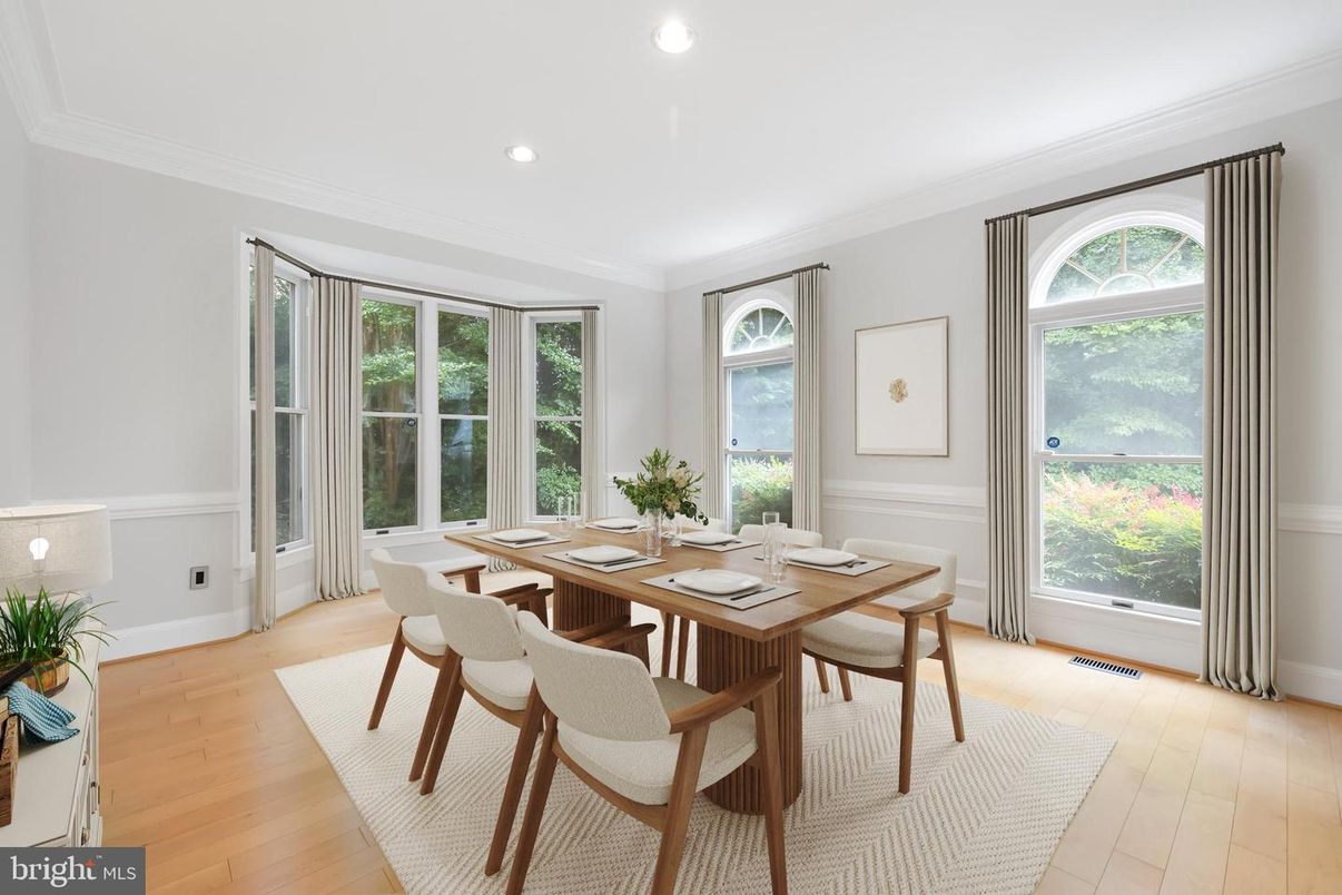 Dining room, Interior, Recessed Lighting, Wood Texture Flooring
