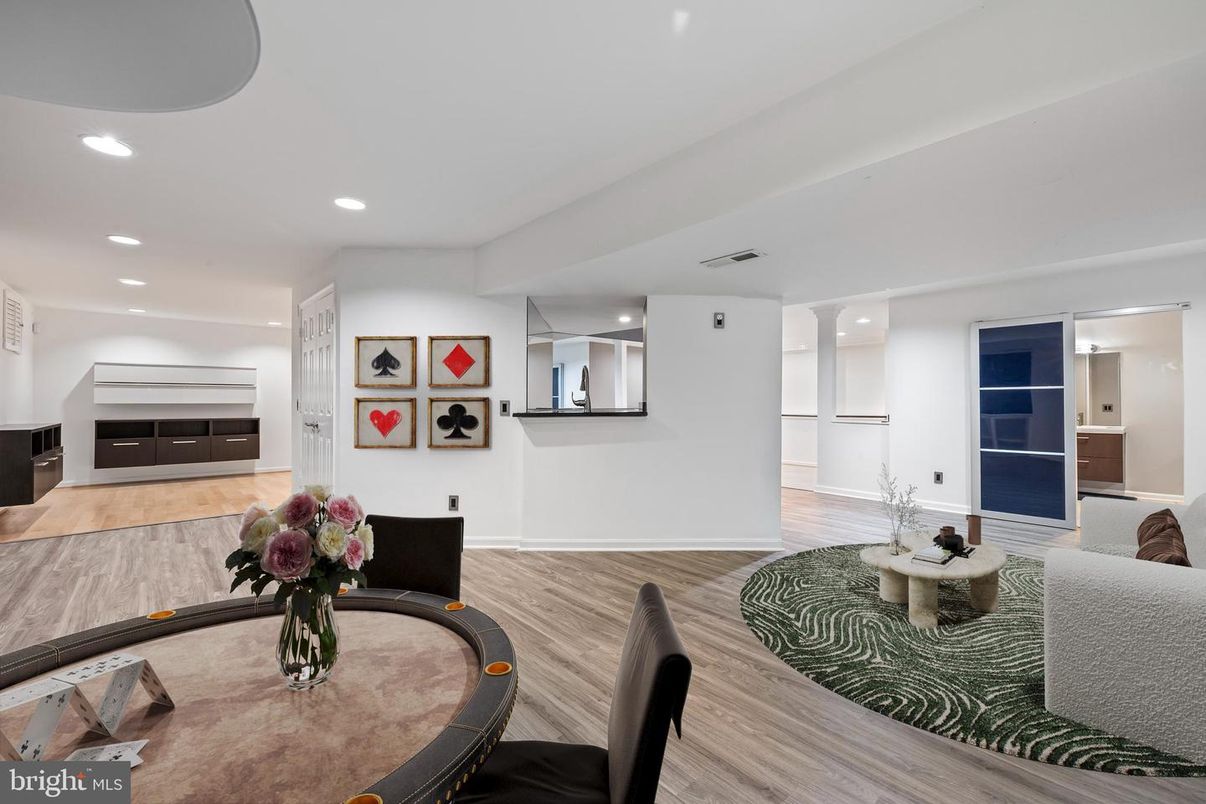 Interior, Recessed Lighting, Wood Texture Flooring
