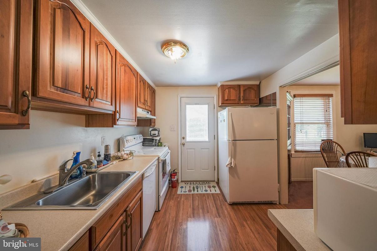 Interior, Kitchen, Wood Texture Flooring