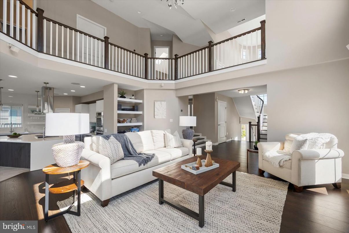 Interior, Kitchen, Living room, Pendant Lights, Recessed Lighting, Wood Texture Flooring