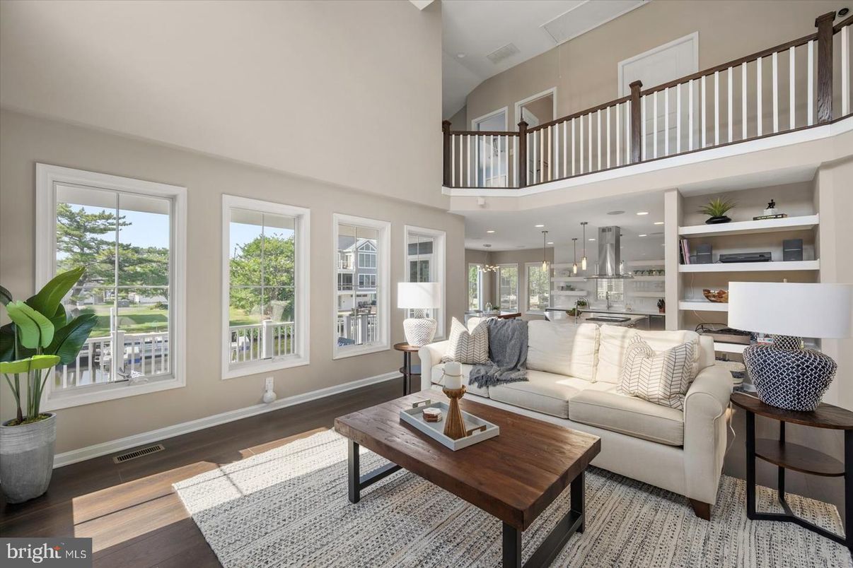 Dining room, Interior, Living room, Pendant Lights, Recessed Lighting, Wood Texture Flooring