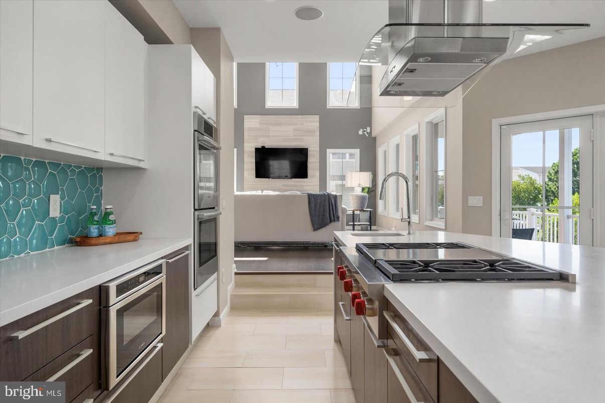 Interior, Kitchen, Stainless Steel Appliances