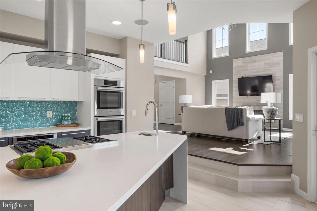 Interior, Kitchen, Living room, Pendant Lights, Recessed Lighting, Stainless Steel Appliances, Wood Texture Flooring