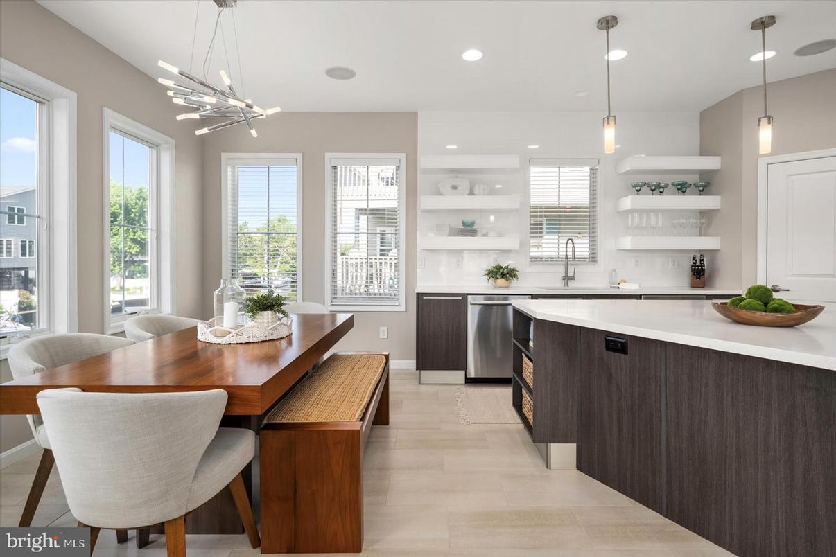 Dining room, Interior, Kitchen, Pendant Lights, Recessed Lighting, Stainless Steel Appliances