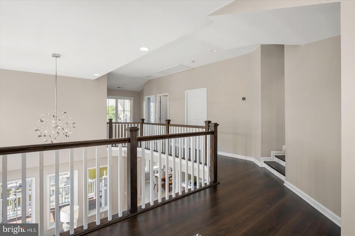 Interior, Pendant Lights, Recessed Lighting, Wood Texture Flooring