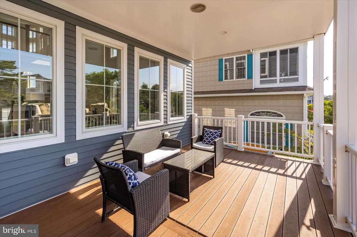 Exterior, Wood Texture Flooring