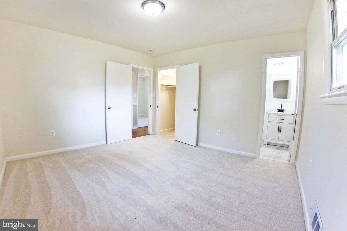 Bathroom, Empty room, Interior
