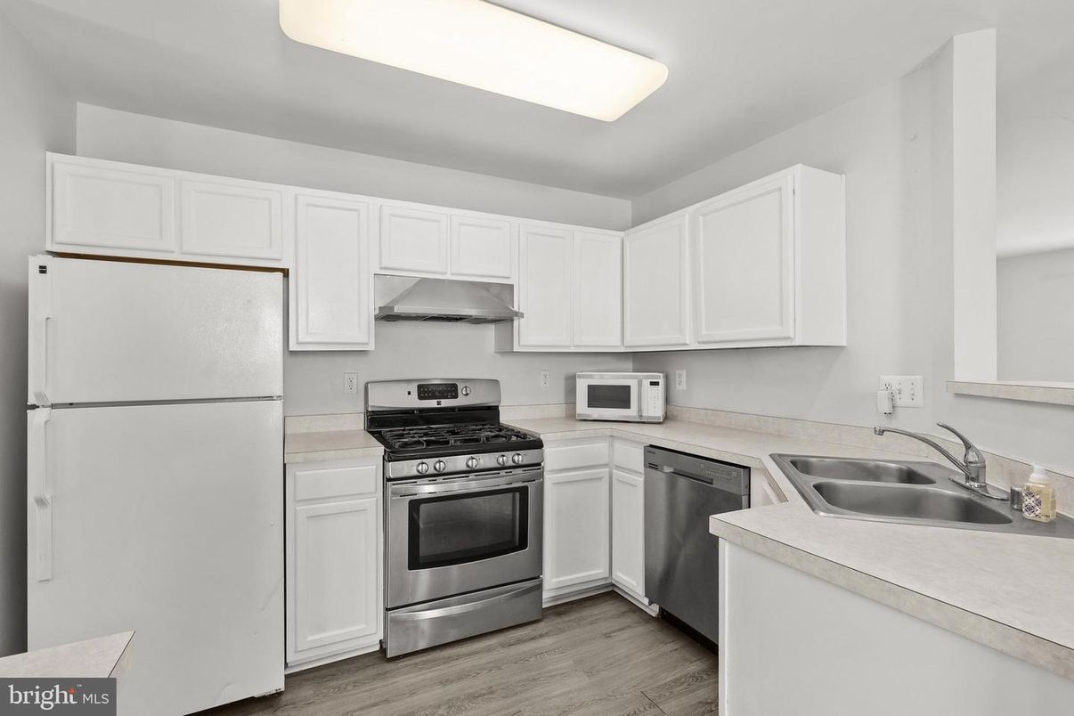 Interior, Kitchen, Stainless Steel Appliances, Wood Texture Flooring
