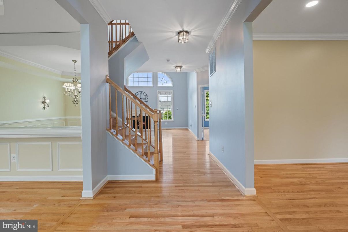 Chandelier, Interior, Recessed Lighting, Wood Texture Flooring