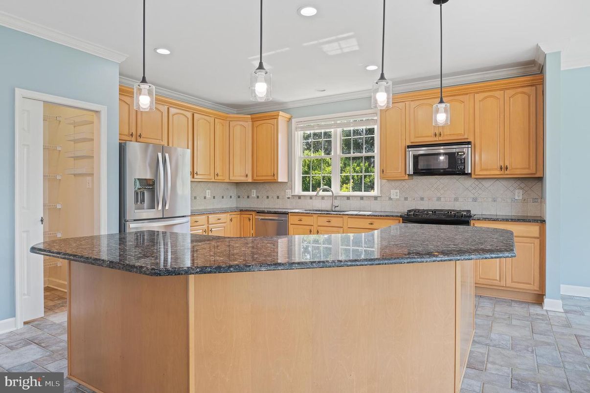 Interior, Kitchen, Pendant Lights, Recessed Lighting, Stainless Steel Appliances