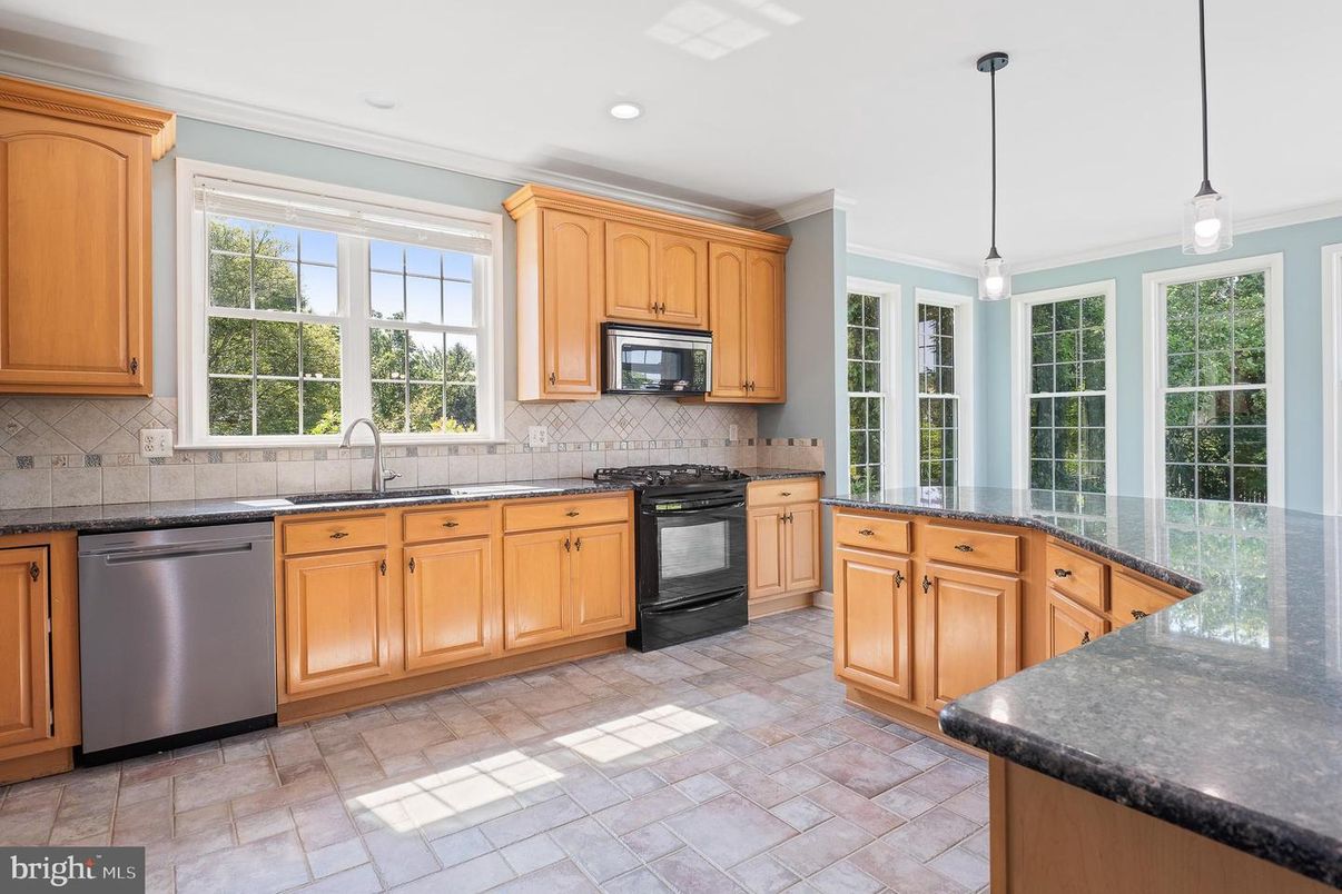 Interior, Kitchen, Pendant Lights, Recessed Lighting