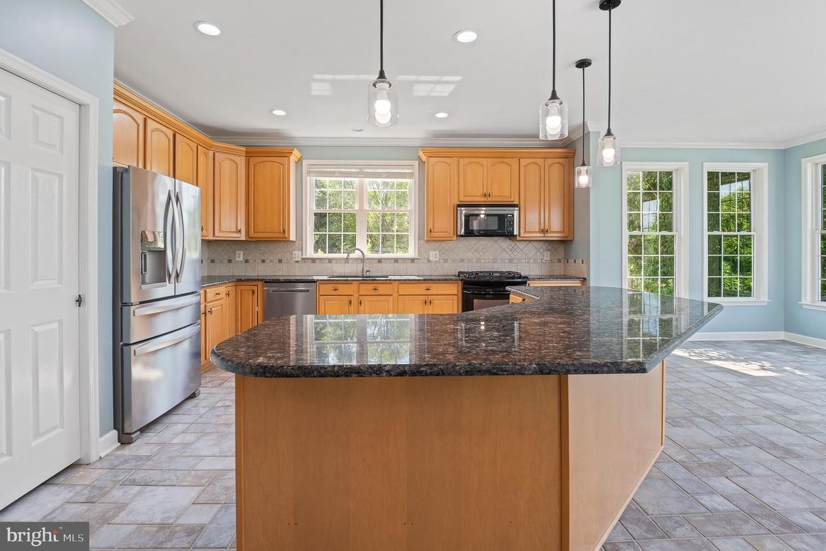 Interior, Kitchen, Pendant Lights, Recessed Lighting, Stainless Steel Appliances