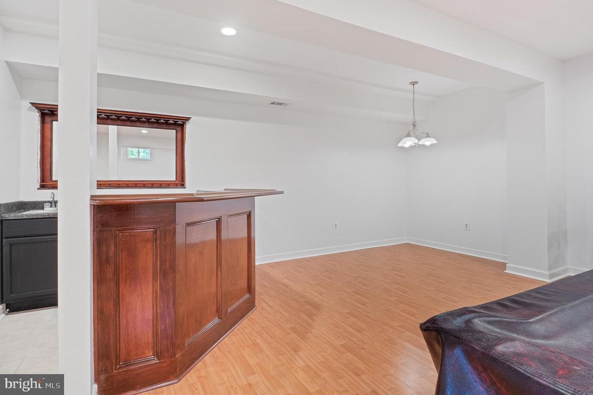 Interior, Pendant Lights, Recessed Lighting, Wood Texture Flooring