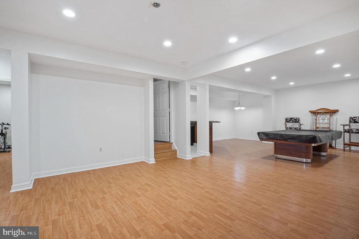 Billiard Table, Game Room, Interior, Recessed Lighting, Wood Texture Flooring