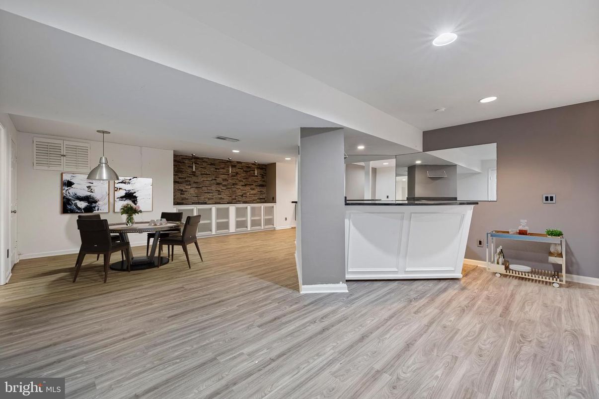 Dining room, Interior, Kitchen, Pendant Lights, Recessed Lighting, Stone Walls, Wood Texture Flooring