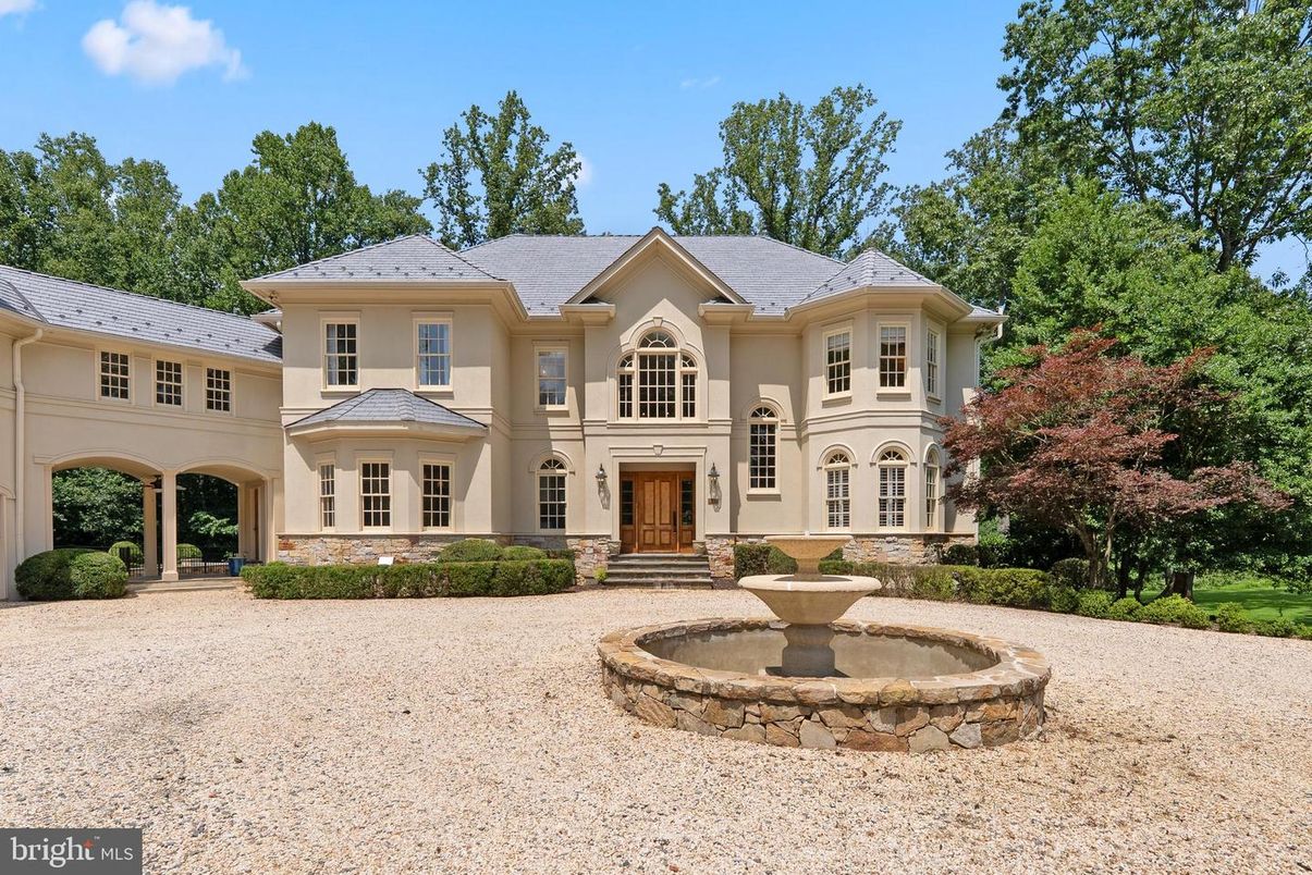 Backyard, Exterior, Facade, French Provincial