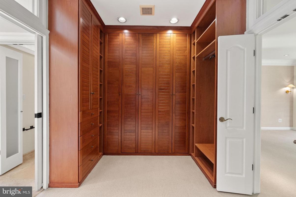 Empty room, Interior, Recessed Lighting, Wooden Walls