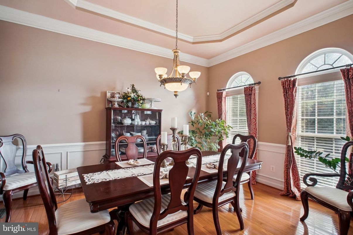 Chandelier, Dining room, Interior, Wood Texture Flooring