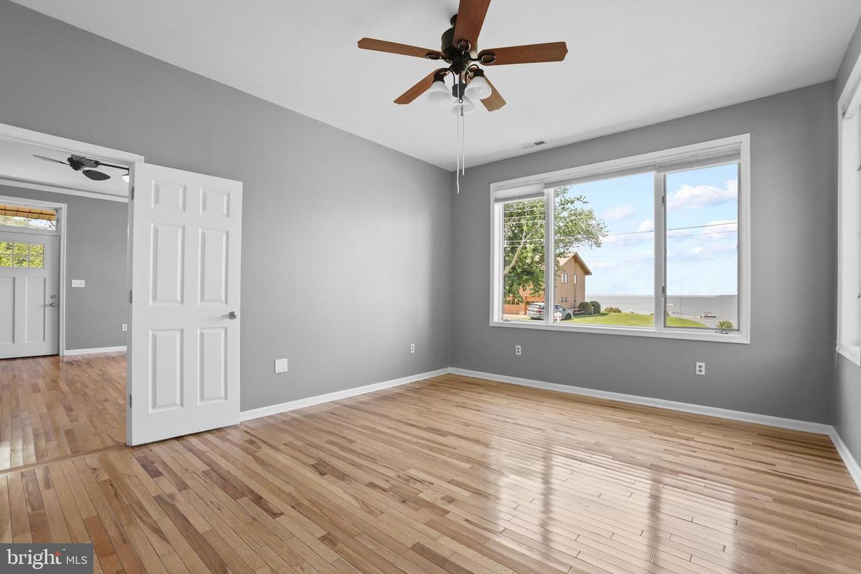 Empty room, Interior, Water, Wood Texture Flooring