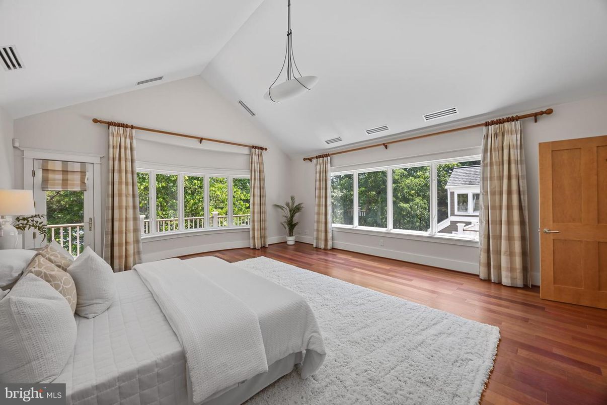 Bedroom, Interior, Pendant Lights, Wood Texture Flooring