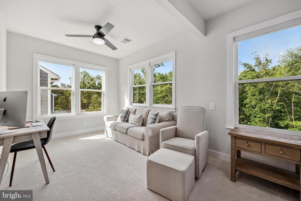 Home Office, Interior