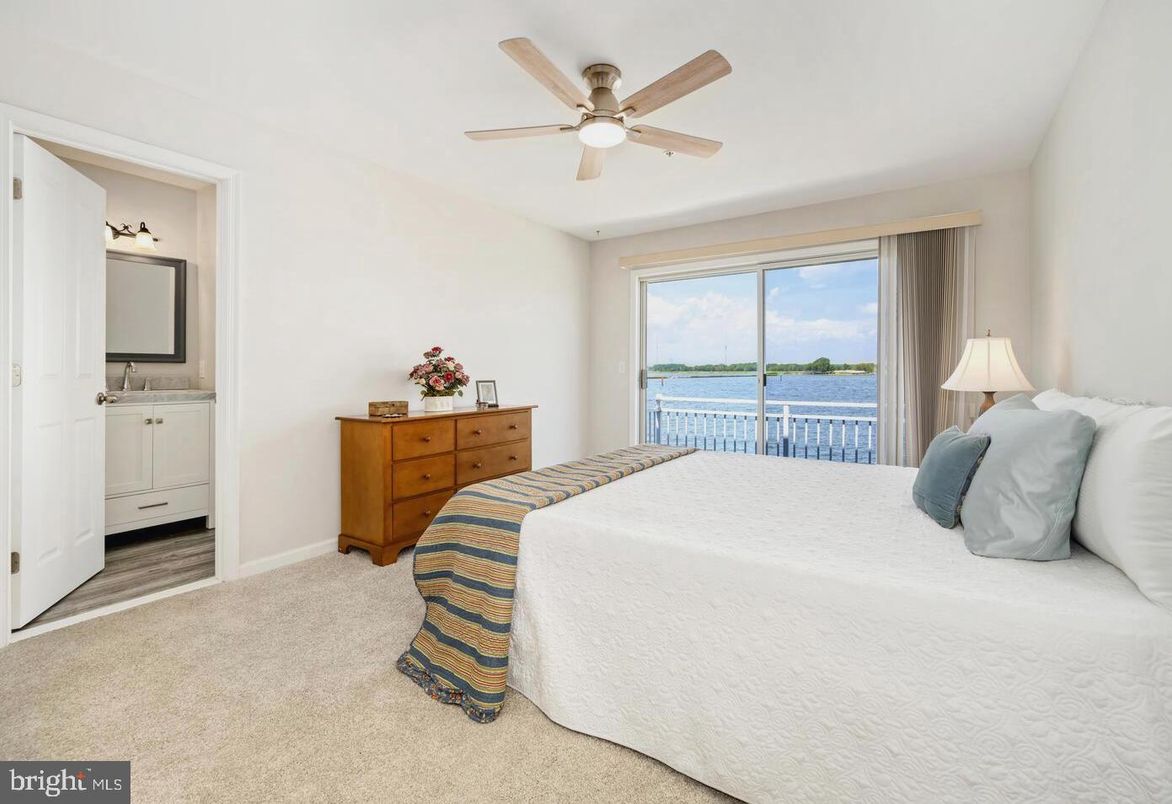 Bedroom, Interior, Water