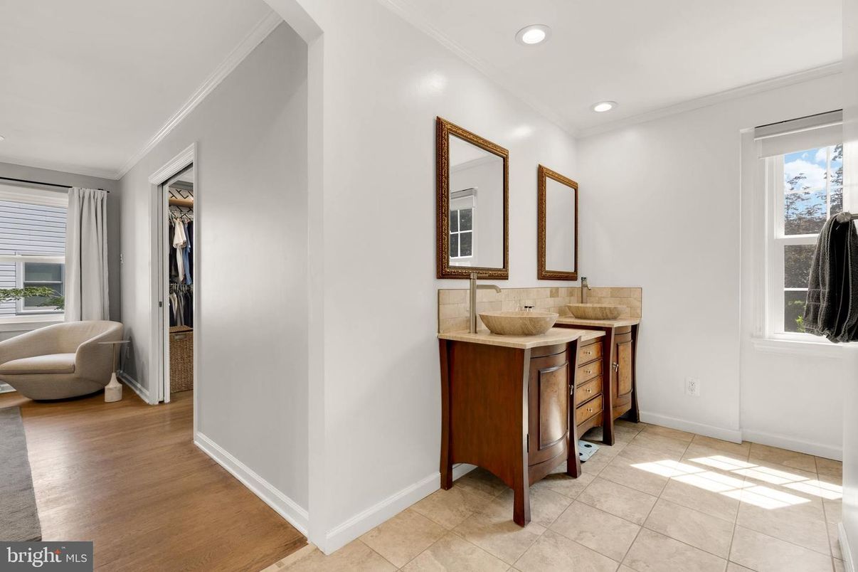 Bathroom, Interior, Recessed Lighting, Wood Texture Flooring