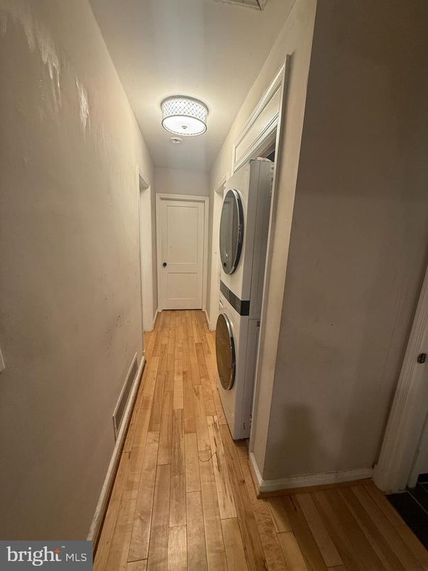 Interior, Utility Closets, Washer, Wood Texture Flooring