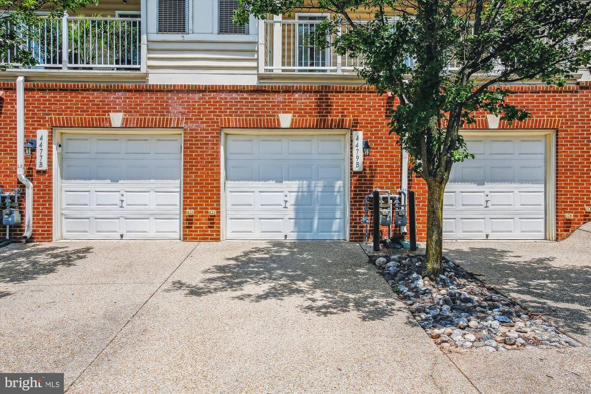 Detached Garage, Exterior