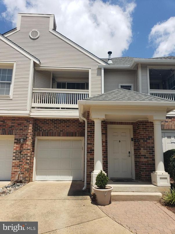 Attached, Exterior, Facade, Brick Facade, Rowhouse