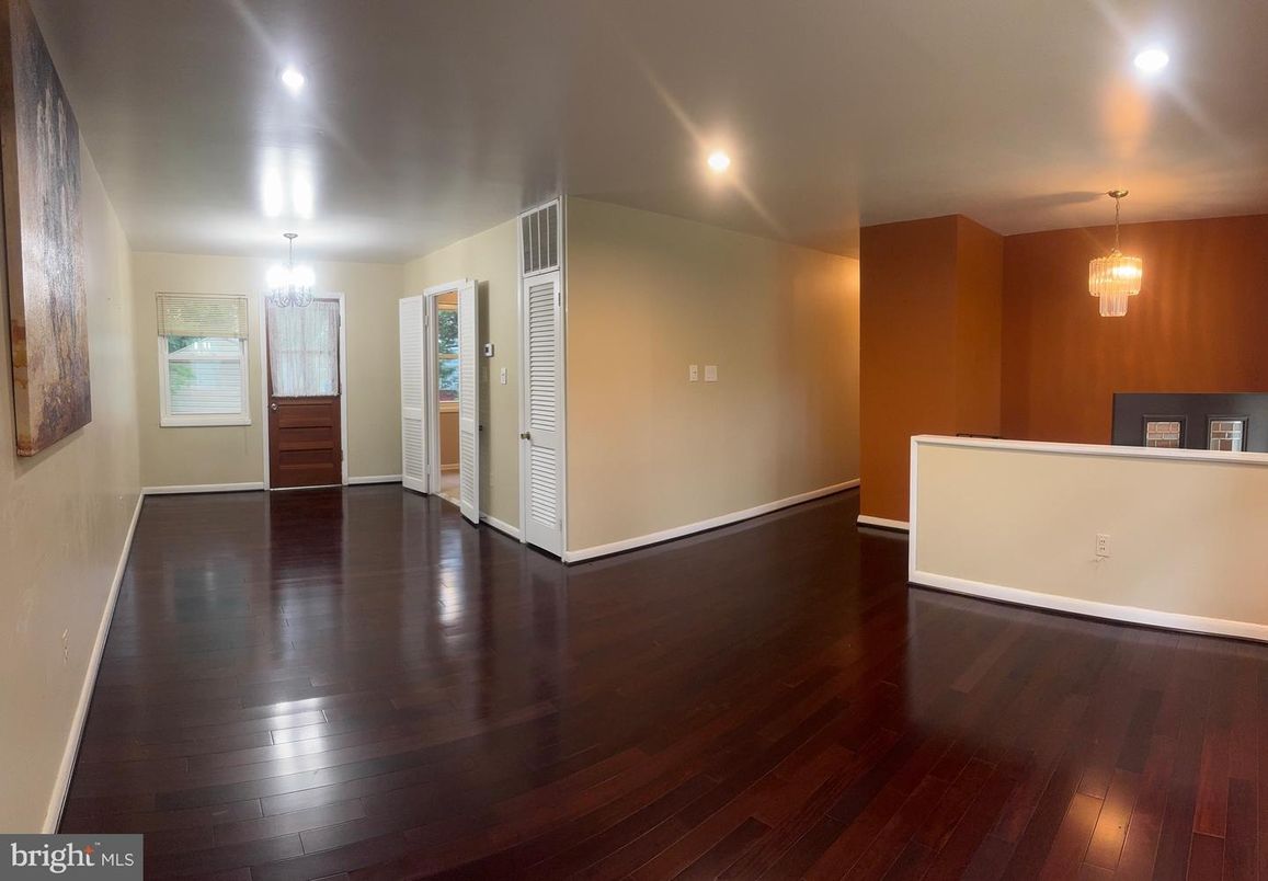 Chandelier, Empty room, Interior, Pendant Lights, Recessed Lighting, Wood Texture Flooring