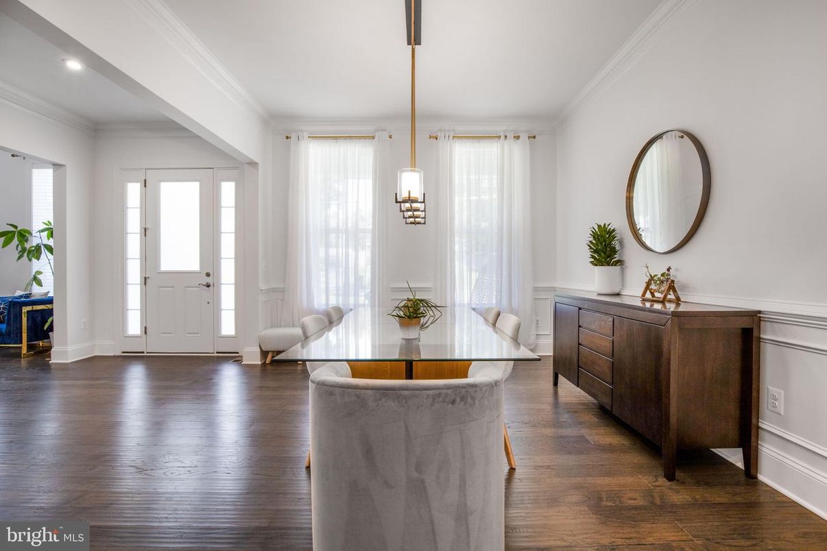 Dining room, Interior, Pendant Lights, Recessed Lighting, Wood Texture Flooring