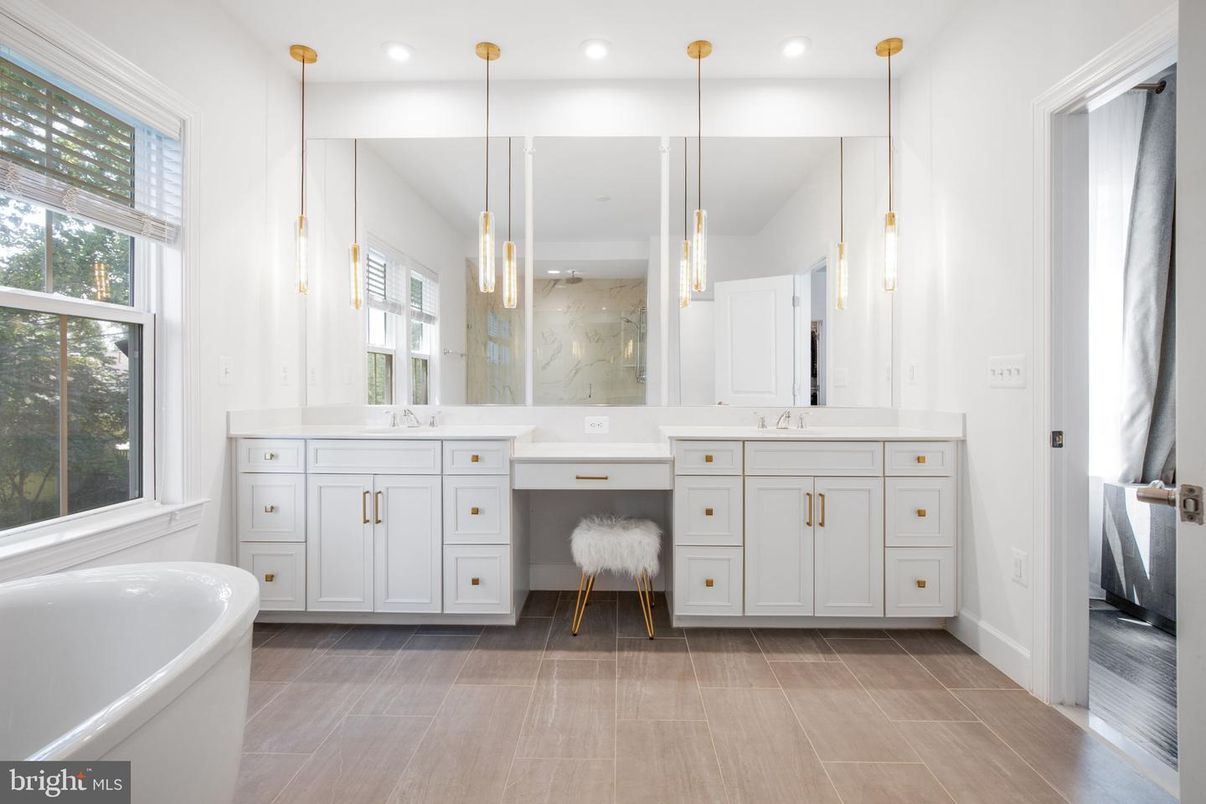 Bathroom, Dual Sink Vanities, Free Standing Baths, Interior, Pendant Lights, Recessed Lighting